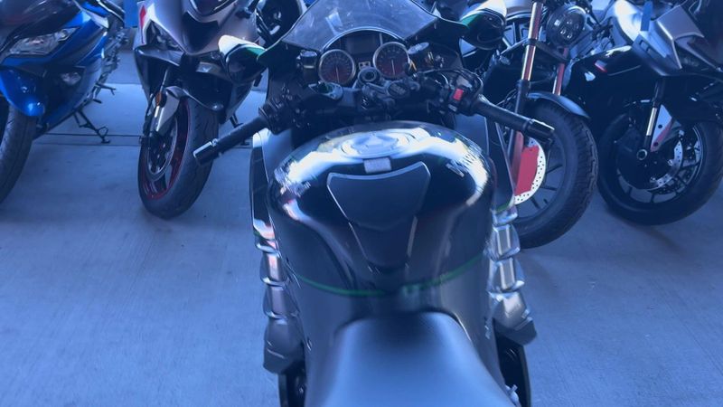 Used 2019 Kawasaki Ninja ZX-14R ABS Image 3