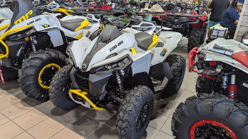 2024 Can-Am RENEGADE X MC 1000R CATALYST GRAY AND NEO YELLOWImage 2