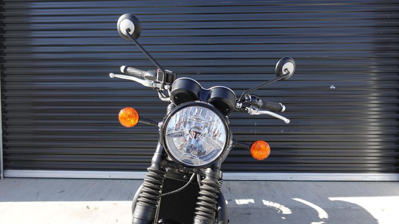 New 2025 Triumph Bonneville T120 Black 