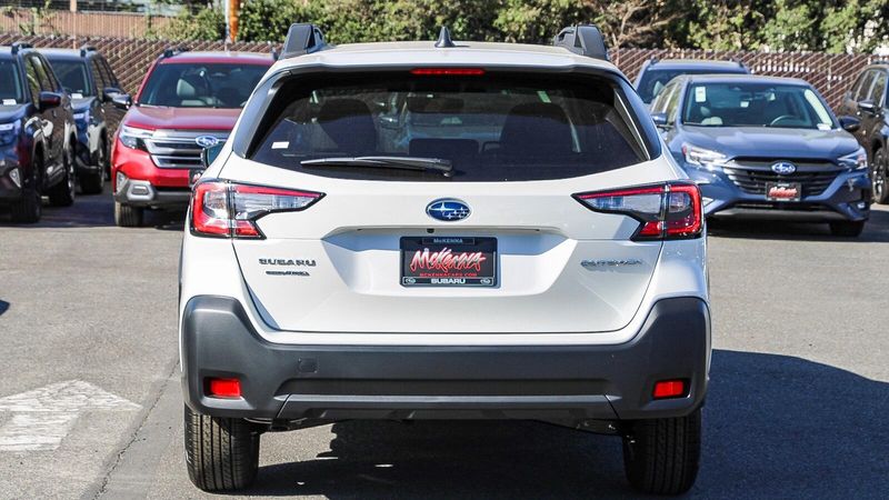 2025 Subaru Outback PremiumImage 3