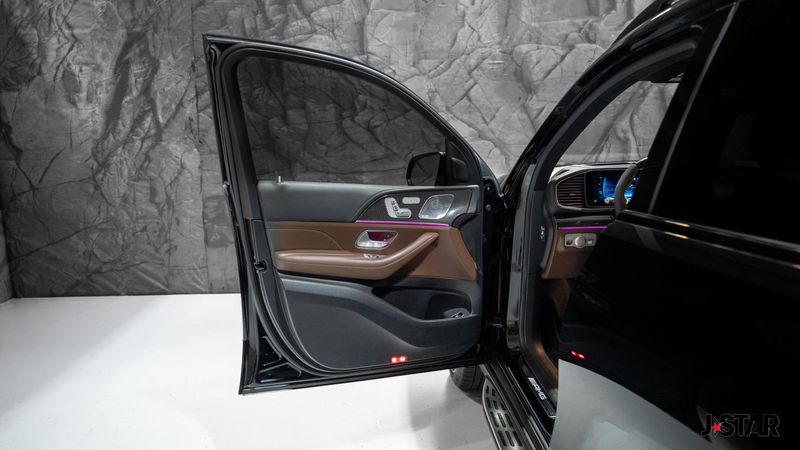 2024 Mercedes Benz GLS AMG 63 photo 4