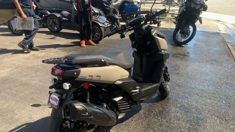 Used 2025 Yamaha ZUMA 125 Image 9