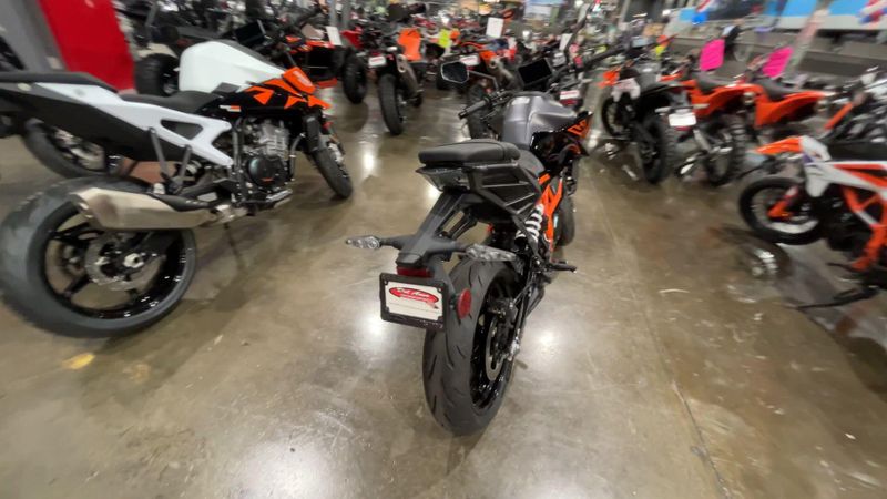 New 2026 KTM 390 DUKE Image 7