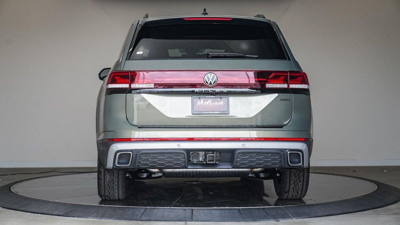 New 2025 Volkswagen Atlas 2.0T Peak EditionImage 3
