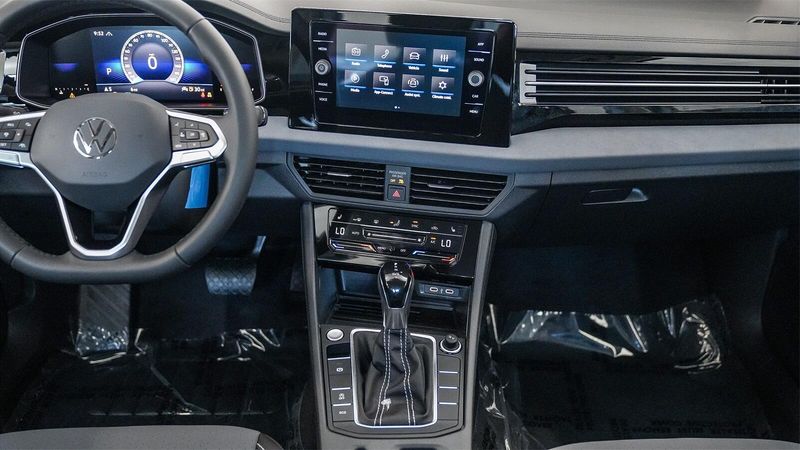 New 2025 Volkswagen Jetta 1.5T SEImage 14