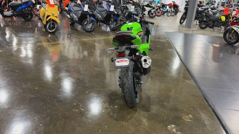 2025 Kawasaki NINJA 500 KRT EDITION SE ABS  in a LIME GREEN/EBONY/PEARL BLIZZARD WHITE exterior color. Del Amo Motorsports of Redondo Beach (424) 390-7811 delamomotorsports.com 