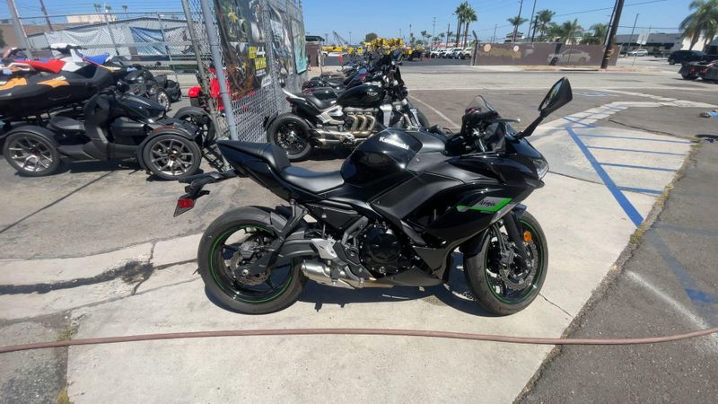 Used 2025 Kawasaki NINJA 650 Image 4