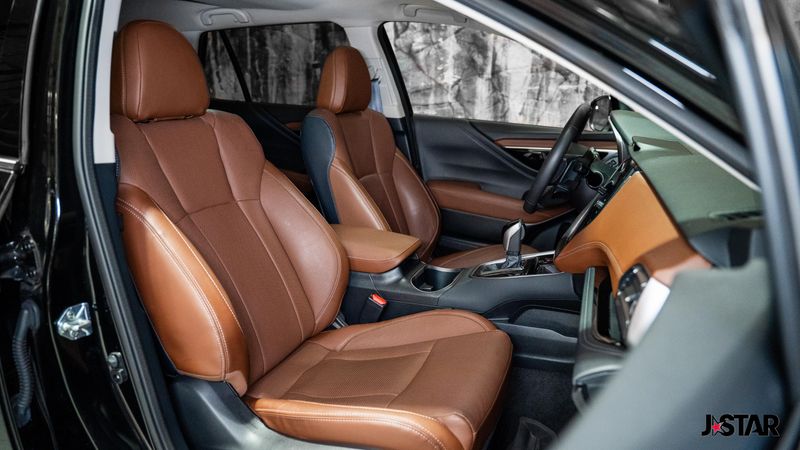 2022 Subaru Outback Touring photo 3
