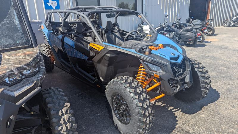 2025 Can-Am MAVERICK MAX DS 64 TURBO SCANDI BLUE AND ORANGE CRUSHImage 3