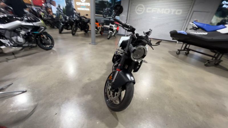 Used 2024 Husqvarna VITPILEN 401 Image 3