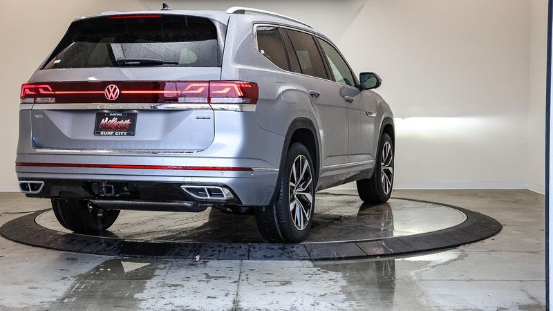 2025 Volkswagen Atlas 2.0T SEL Premium R-LineImage 4