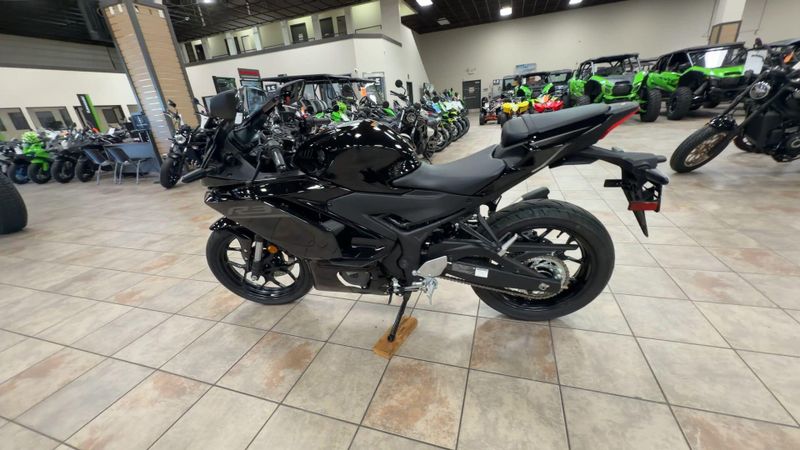 New 2026 Yamaha YZF-R3 ABS Image 6