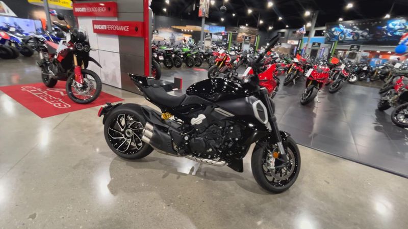 2024 Ducati DIAVEL V4 - DEMO Image 9