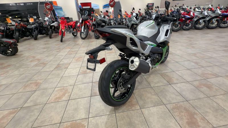 New 2024 Kawasaki NINJA 7 HYBRID ABS Image 9