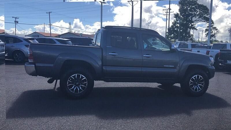 2014 Toyota Tacoma 4x4 Double Cab Short Bed photo 2