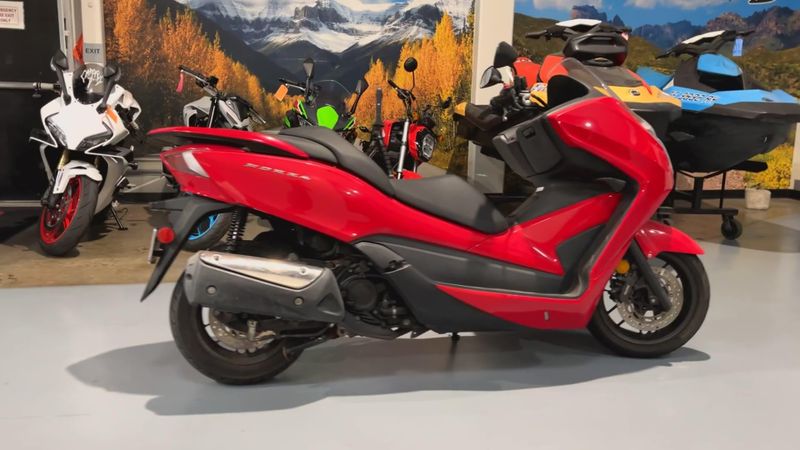 Used 2015 Honda FORZA Base Image 2