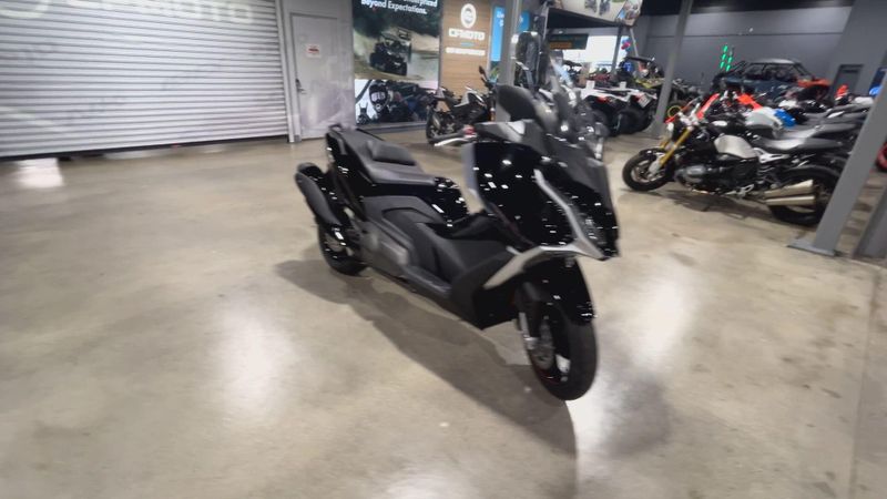 New 2026 Kymco AK 550I PREMIUM Image 2