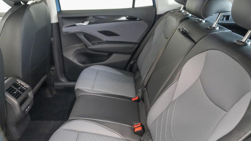 New 2025 Volkswagen Tiguan 2.0T SEImage 18