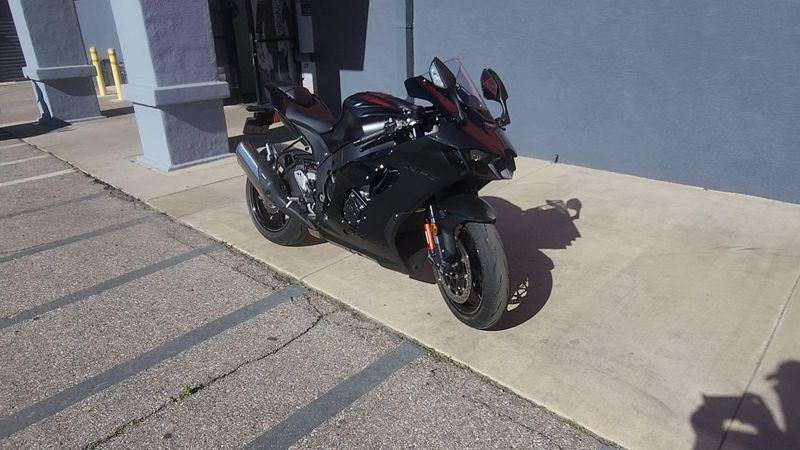 Used 2025 Kawasaki NINJA ZX-10 Image 6