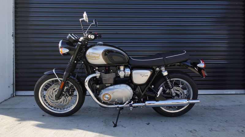 New 2025 Triumph Bonneville T120 