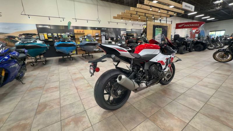 New 2026 Yamaha YZF-R1 70TH ANNIVERSARY EDITION Image 9