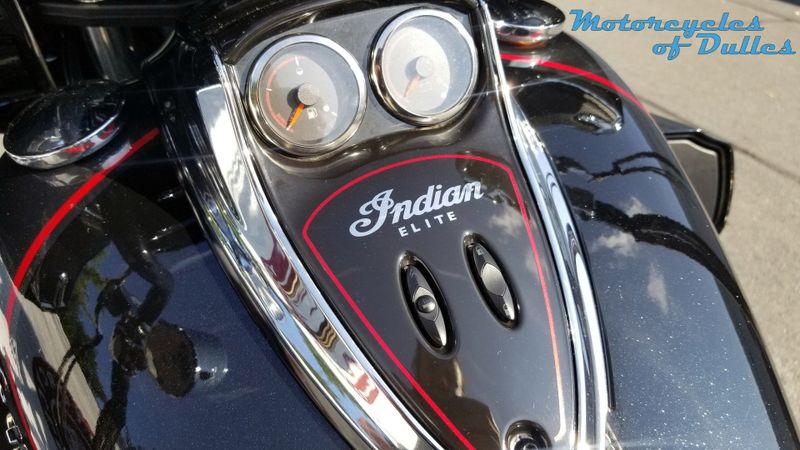 2020 Indian Motorcycle Roadmaster Elite Image 3