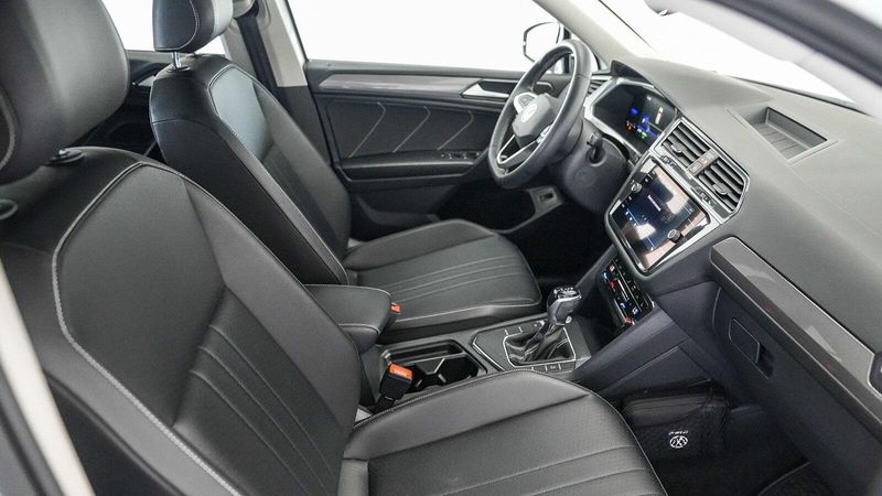 2022 Volkswagen Tiguan 2.0T SEImage 16