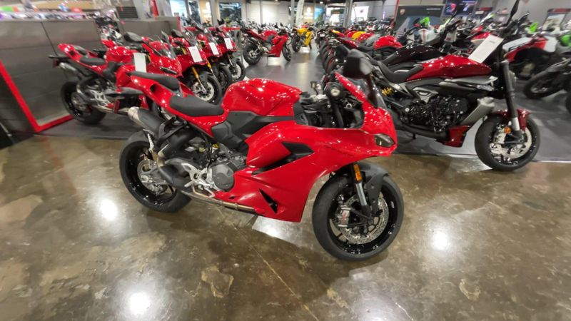 New 2026 Ducati PANIGALE V2 896 Image 9