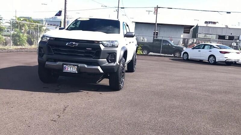 2025 Chevrolet Colorado Trail Boss photo 4