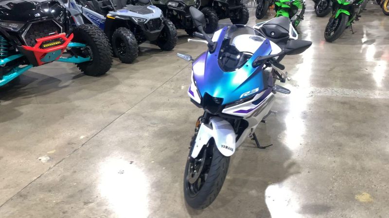 2025 Yamaha YZF-R3 ABS Image 3