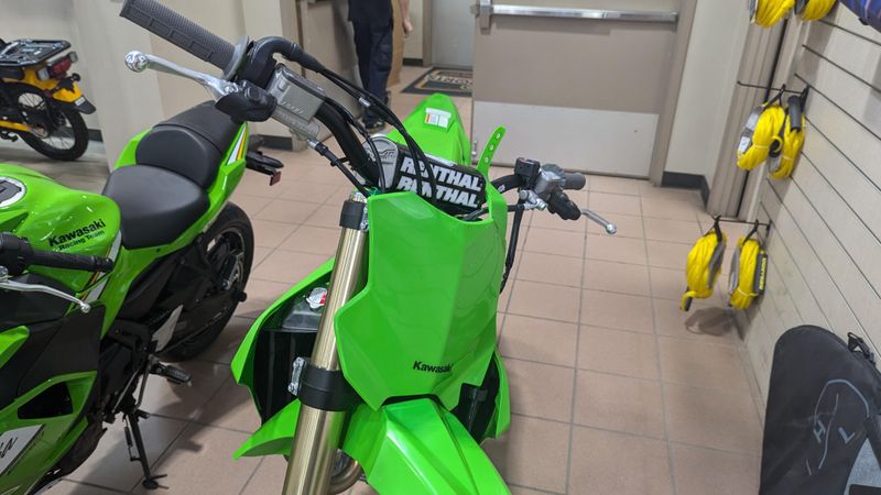 2025 Kawasaki KX250X LIME GREENImage 8