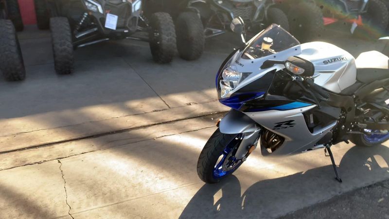 New 2026 Suzuki GSX-R600 Image 4