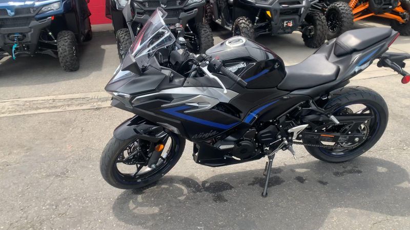 Used 2025 Kawasaki Ninja 500 SE ABS Image 5