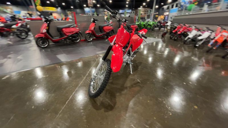 2025 Honda CRF125F BIG WHEEL  in a RED exterior color. Del Amo Motorsports of Redondo Beach (424) 390-7811 delamomotorsports.com 