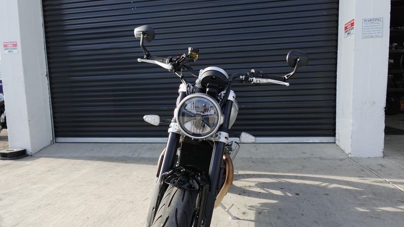 New 2025 Triumph Speed Twin 1200 