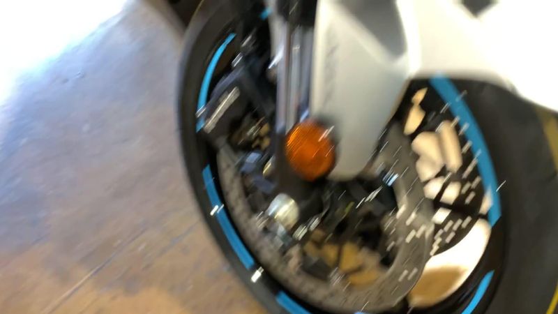New 2025 Suzuki GSX-R1000 Image 3