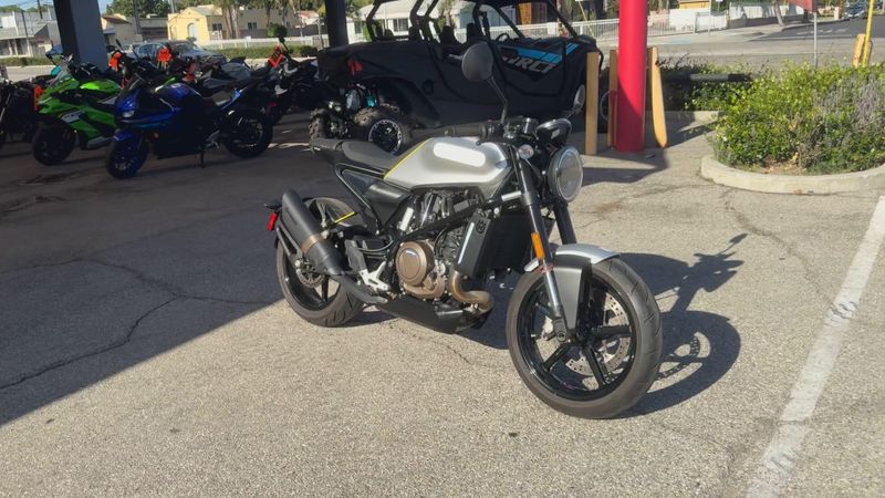 Used 2019 Husqvarna VITPILEN 701 Image 2