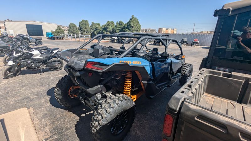 2025 Can-Am MAVERICK MAX DS 64 TURBO SCANDI BLUE AND ORANGE CRUSHImage 6