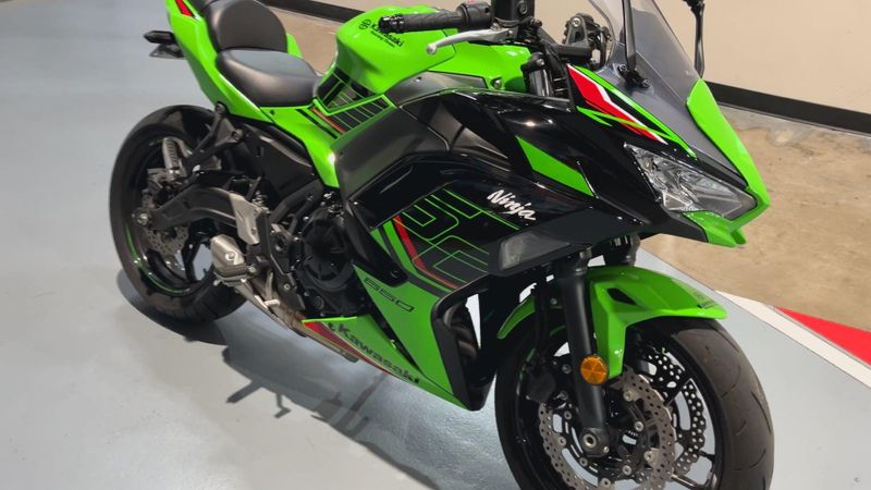 2023 Kawasaki Ninja 650 Base Image 6