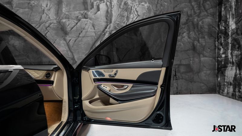 2019 Mercedes Benz S 560 photo 9