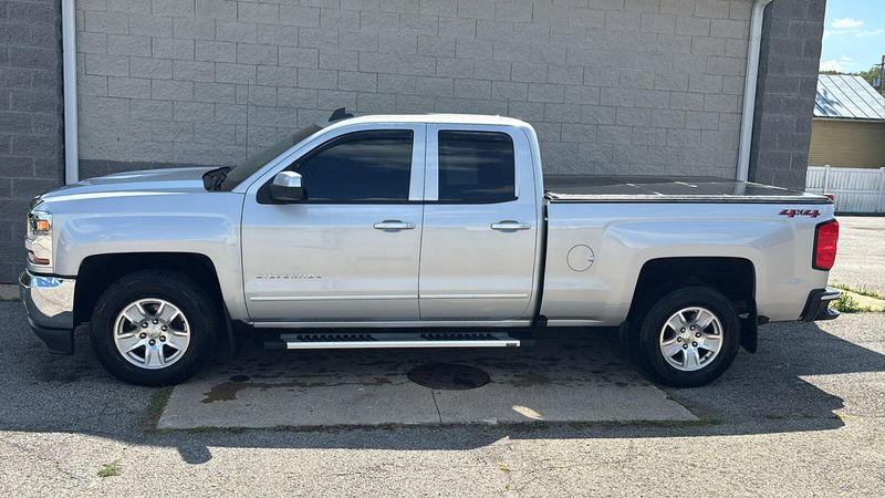 Used 2018 Chevrolet Silverado 1500 LTImage 2