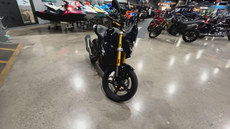 Used 2022 BMW G 310 R Image 2