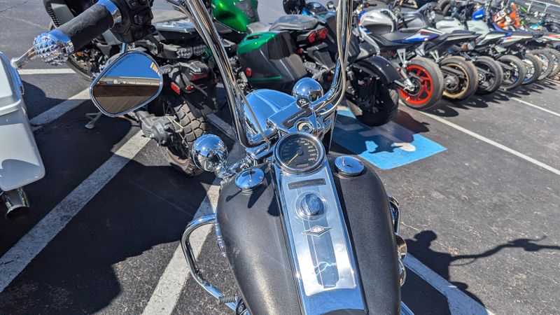 2019 HARLEY ROAD KING BASEImage 10