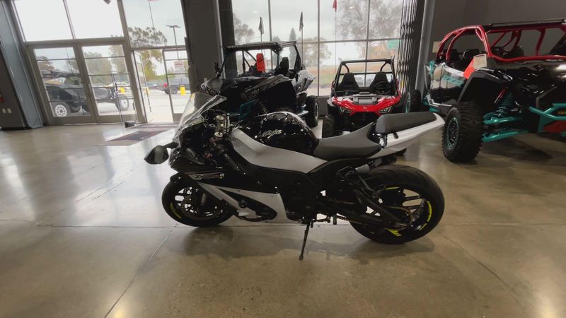 2013 Kawasaki NINJA ZX10R Image 5