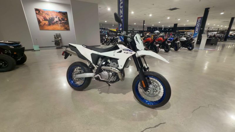 New 2025 Suzuki DR-Z4SM Image 5