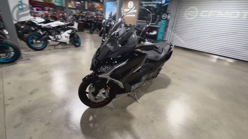 New 2026 Kymco AK 550I PREMIUM Image 4