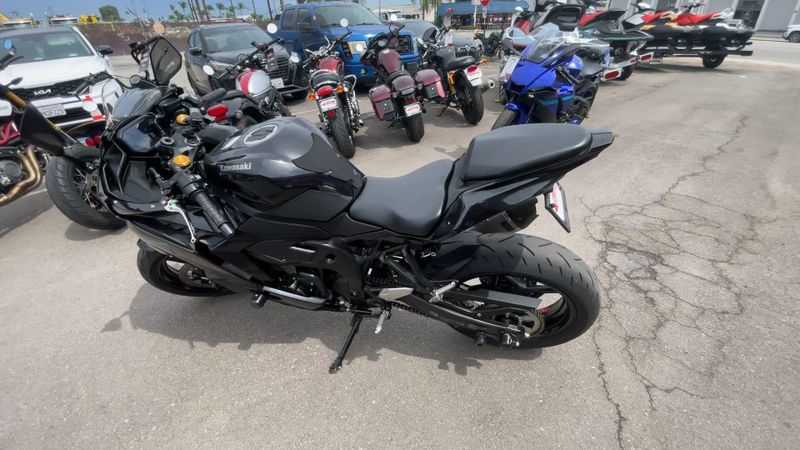 Used 2024 Kawasaki NINJA ZX-4RR Image 9