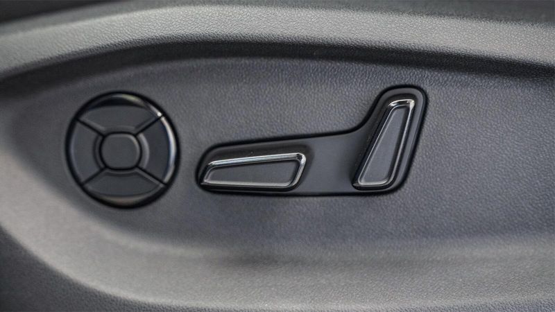 New 2025 Volkswagen Tiguan 2.0T SEImage 22