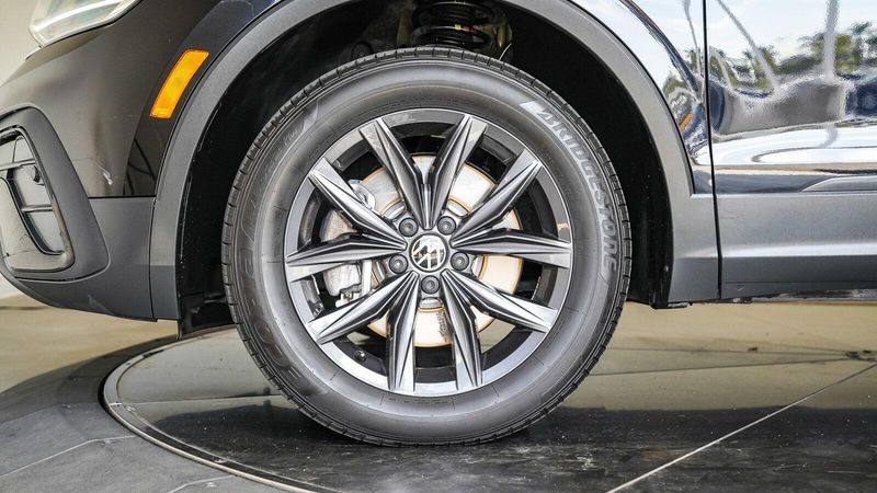 2022 Volkswagen Tiguan 2.0T SEImage 10