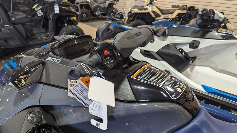 2024 SEADOO GTX 300 WITH SOUND SYSTEM IDF BLUE ABYSS AND GULFSTREAM BLUE Image 7